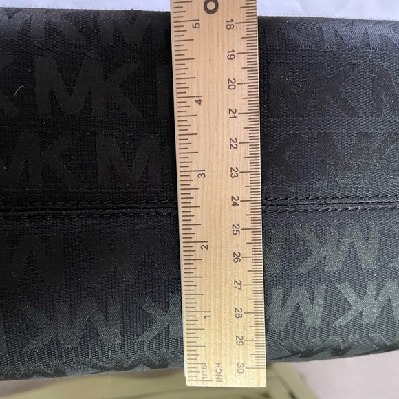 NWT MICHAEL MICHAEL KORS JET SET EW CHAIN TOTE BLK/BLK/BLK - Picture 9 of 9